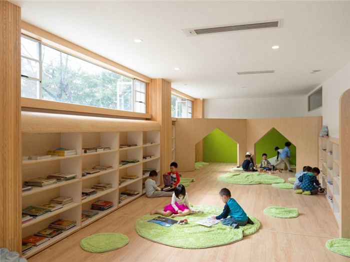 原木色環(huán)保幼兒園閱讀區(qū)裝修實景圖
