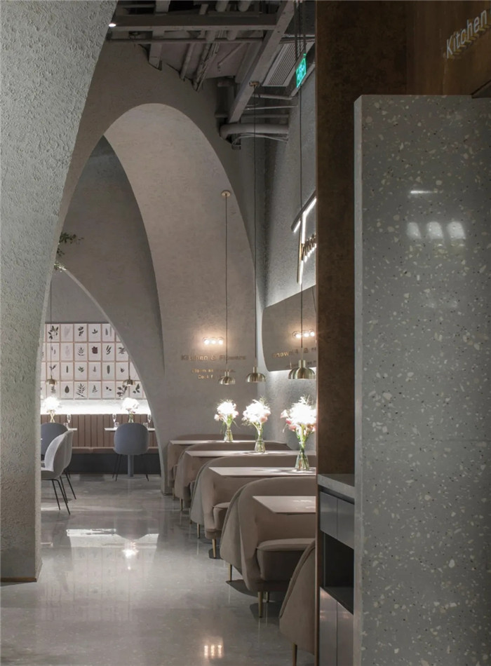 鄭州餐飲裝修公司推薦花園秘境主題餐廳設(shè)計案例