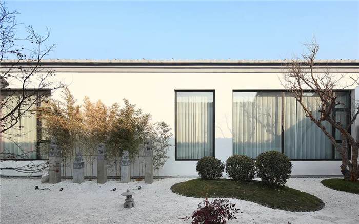 新中式現(xiàn)代混搭風連鎖川菜餐廳庭院景觀裝修設計案例