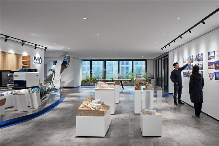 辦公展示區(qū)裝修設(shè)計(jì)-簡潔高效的知名建筑設(shè)計(jì)公司辦公室裝修方案